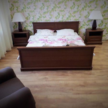 Guest House On Ivana Franka Novyye Petrovtsy Bagian luar foto