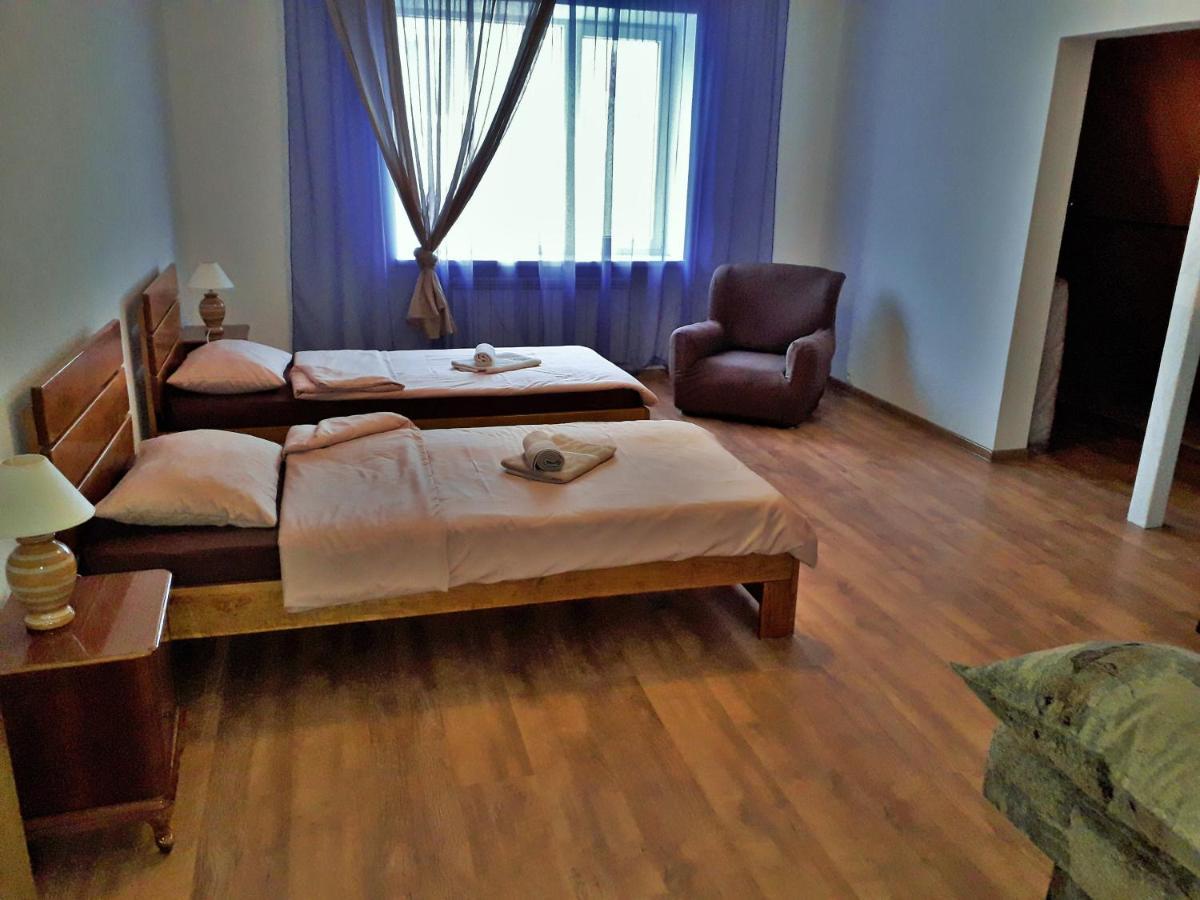 Guest House On Ivana Franka Novyye Petrovtsy Bagian luar foto