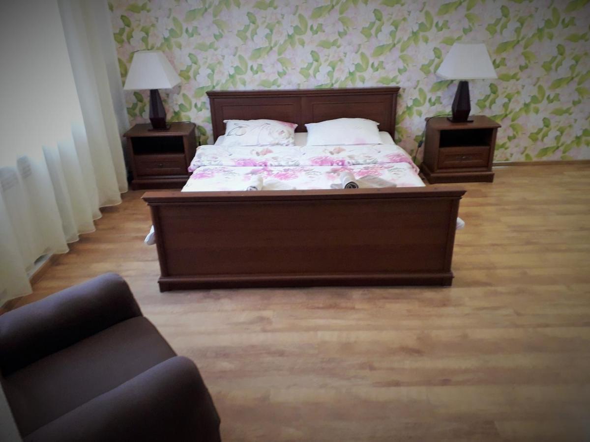 Guest House On Ivana Franka Novyye Petrovtsy Bagian luar foto