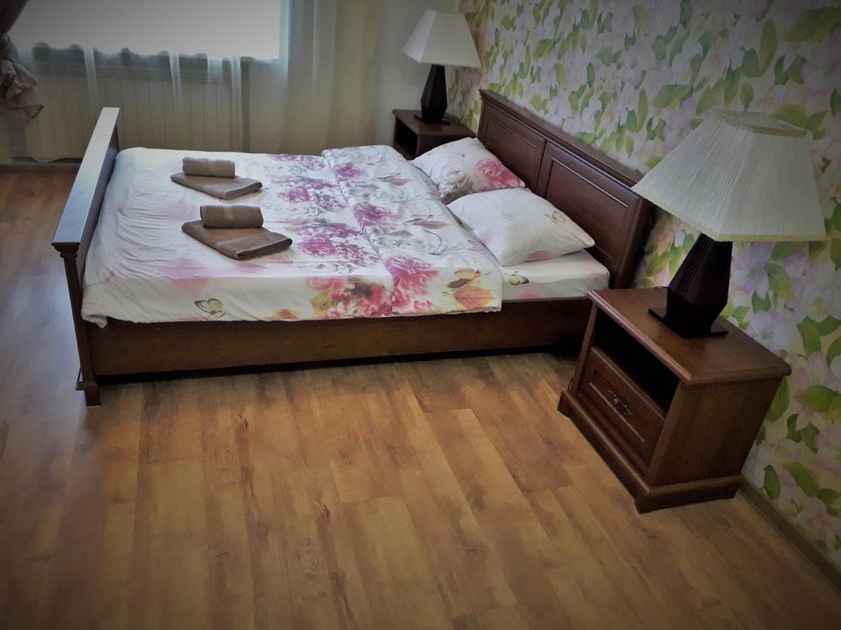 Guest House On Ivana Franka Novyye Petrovtsy Bagian luar foto